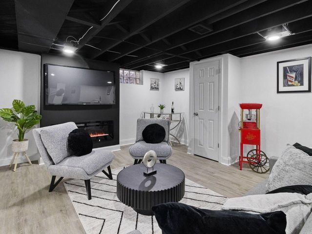 7018 W Hampton AVENUE, Milwaukee, WI 53218