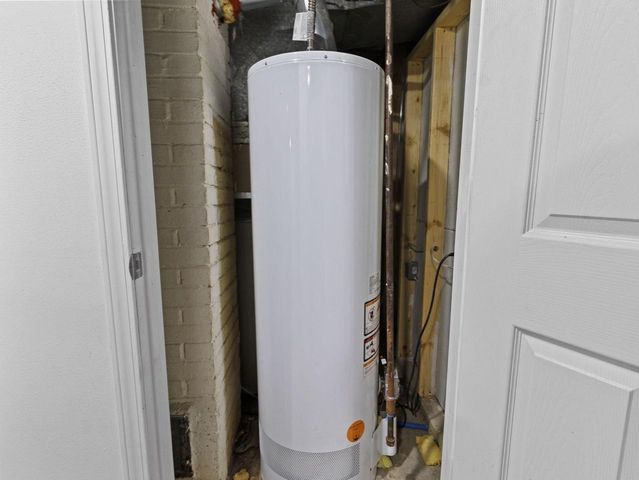 7018 W Hampton AVENUE, Milwaukee, WI 53218