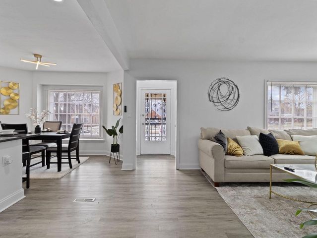 7018 W Hampton AVENUE, Milwaukee, WI 53218