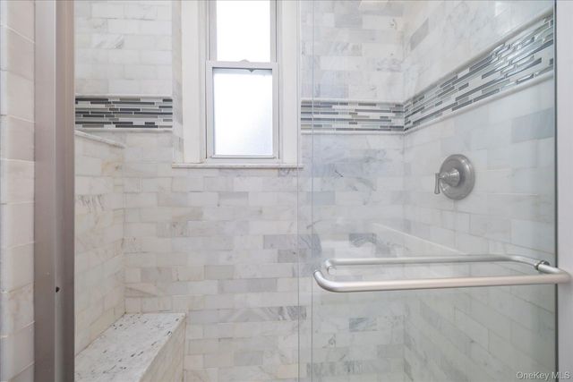 12 Hamilton Place B6, Garden City, NY 11530