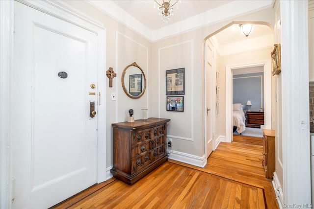 12 Hamilton Place B6, Garden City, NY 11530