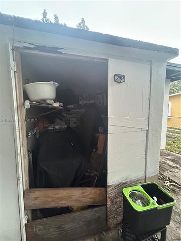 1080 NW 121st St, North Miami, FL 33168