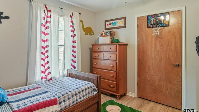 210 Pat Dr, Mineola, TX 75773