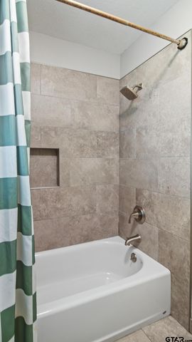 210 Pat Dr, Mineola, TX 75773