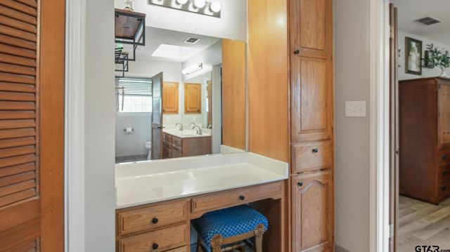 210 Pat Dr, Mineola, TX 75773