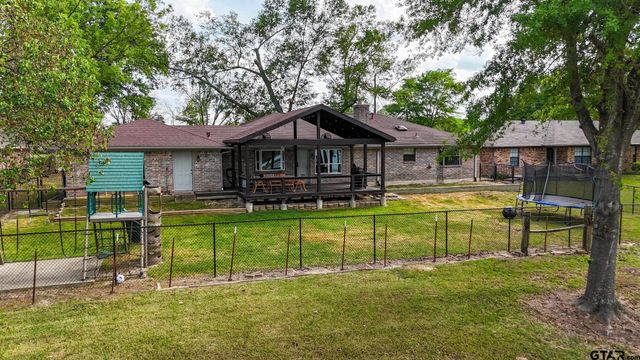 210 Pat Dr, Mineola, TX 75773