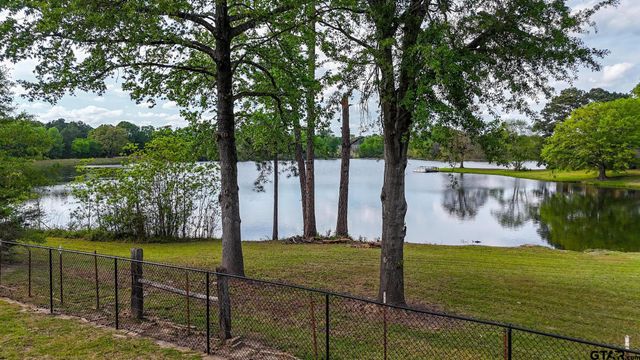 210 Pat Dr, Mineola, TX 75773