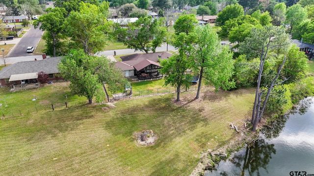 210 Pat Dr, Mineola, TX 75773