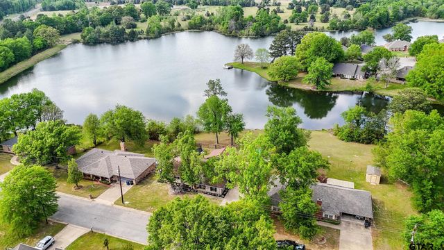 210 Pat Dr, Mineola, TX 75773