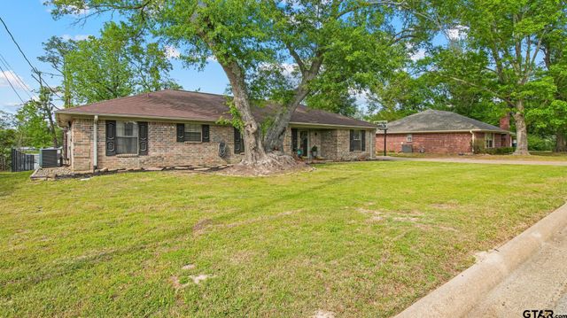 210 Pat Dr, Mineola, TX 75773