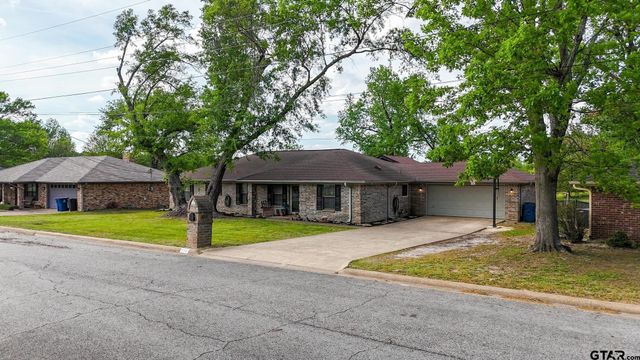 210 Pat Dr, Mineola, TX 75773