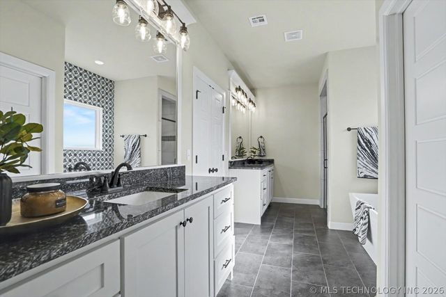 7103 E 139th Street, Collinsville, OK 74021