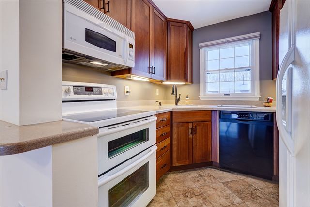 1234 The Grove, Victor, NY 14564