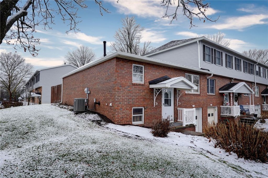 1234 The Grove, Victor, NY 14564