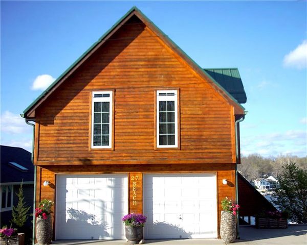 27 Beach Drive, Lake Tapawingo, MO 64015