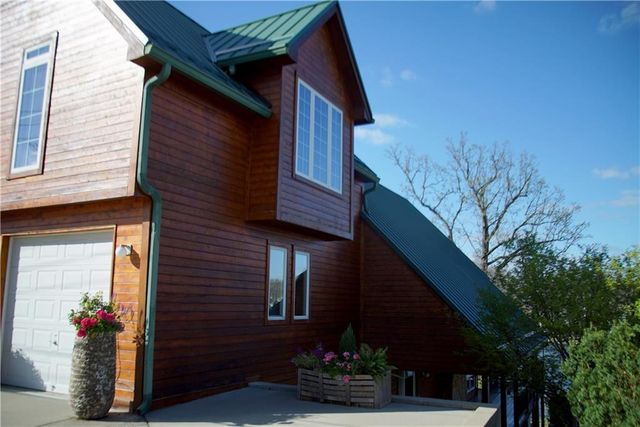 27 Beach Drive, Lake Tapawingo, MO 64015
