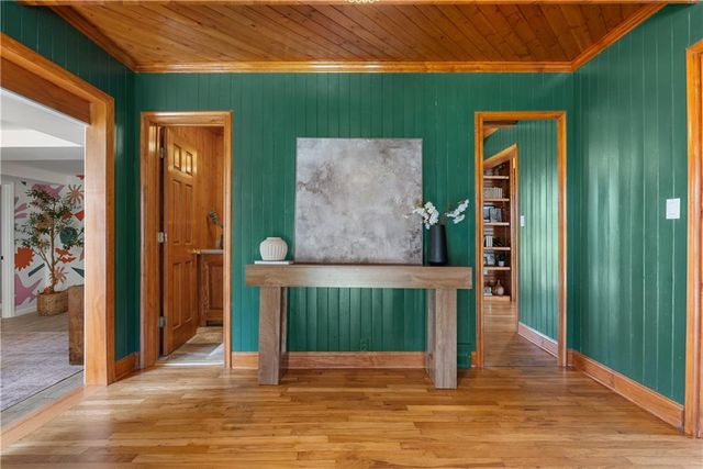 27 Beach Drive, Lake Tapawingo, MO 64015