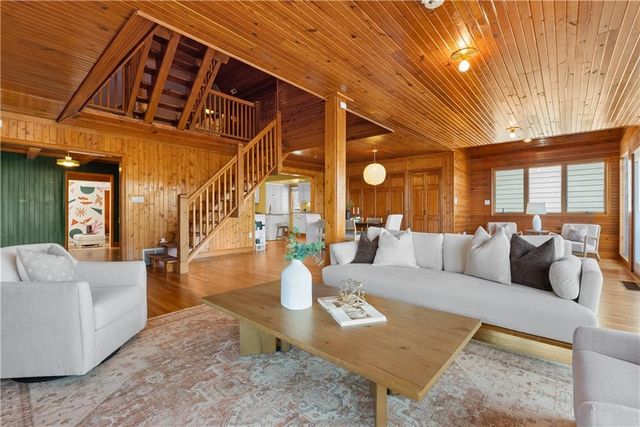 27 Beach Drive, Lake Tapawingo, MO 64015