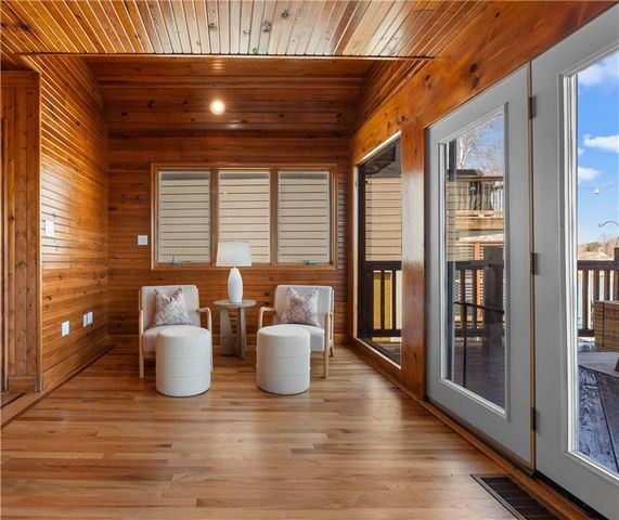 27 Beach Drive, Lake Tapawingo, MO 64015