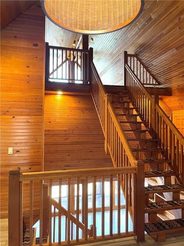 27 Beach Drive, Lake Tapawingo, MO 64015