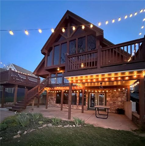 27 Beach Drive, Lake Tapawingo, MO 64015