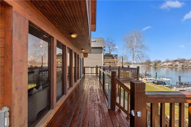 27 Beach Drive, Lake Tapawingo, MO 64015