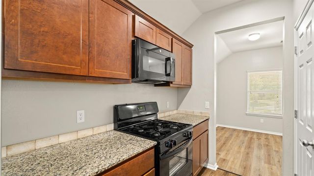 621 Christian Lane, Yukon, OK 73099