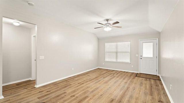 621 Christian Lane, Yukon, OK 73099