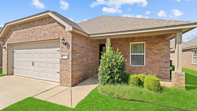 621 Christian Lane, Yukon, OK 73099