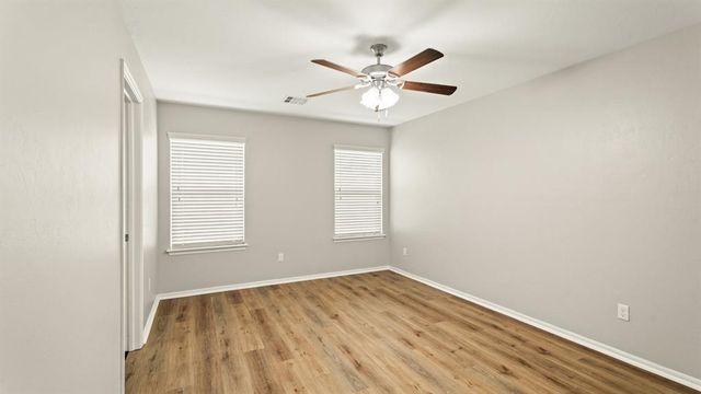 621 Christian Lane, Yukon, OK 73099