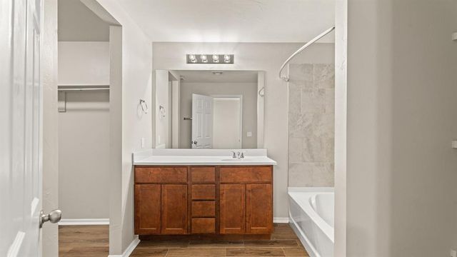 621 Christian Lane, Yukon, OK 73099