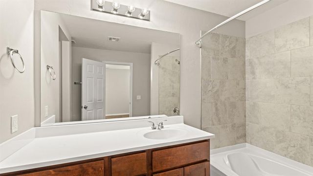 621 Christian Lane, Yukon, OK 73099