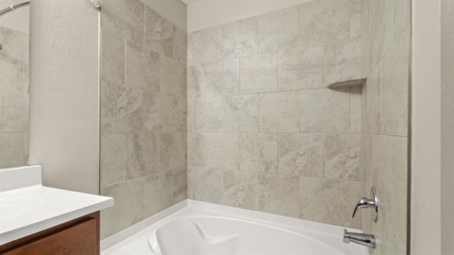 621 Christian Lane, Yukon, OK 73099