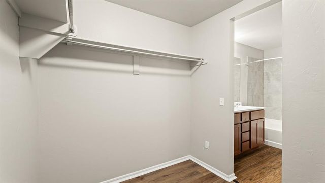 621 Christian Lane, Yukon, OK 73099