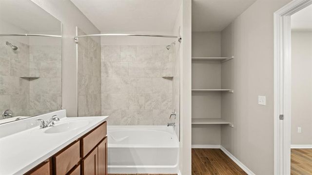 621 Christian Lane, Yukon, OK 73099