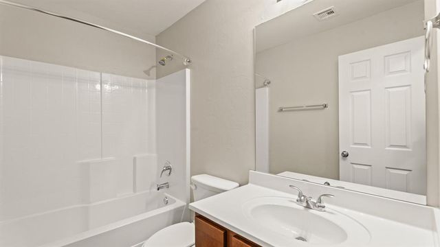 621 Christian Lane, Yukon, OK 73099