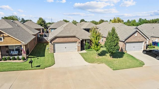 621 Christian Lane, Yukon, OK 73099