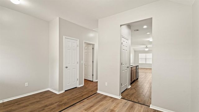 621 Christian Lane, Yukon, OK 73099