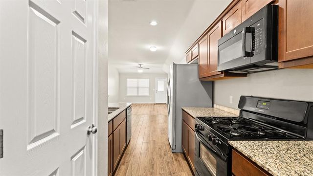 621 Christian Lane, Yukon, OK 73099