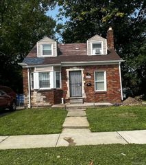 8279 Greenlawn Street, Detroit, MI 48204