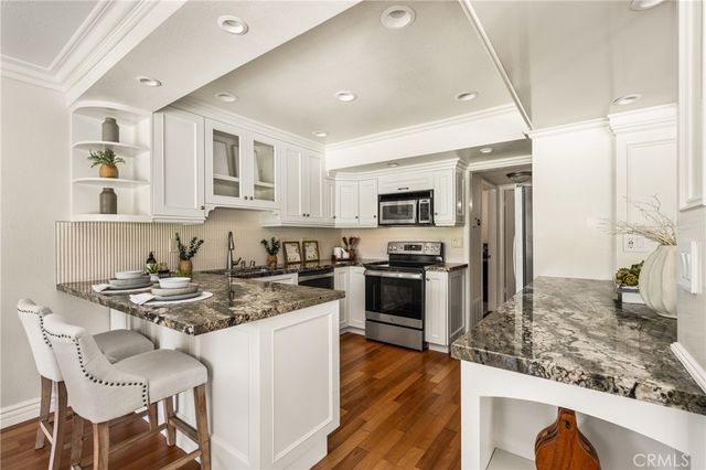 525 Vista Flora, Newport Beach, CA 92660