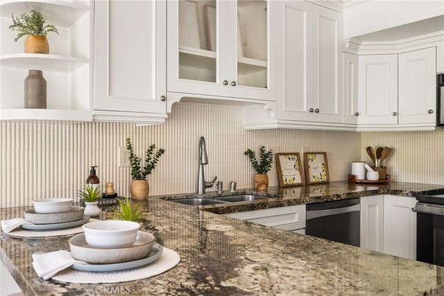 525 Vista Flora, Newport Beach, CA 92660