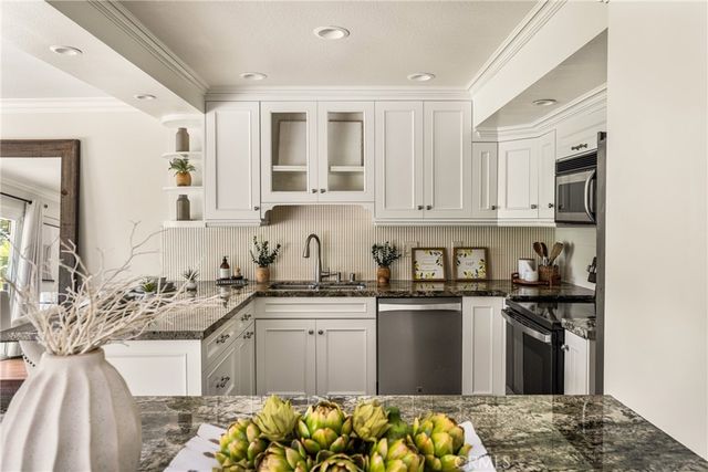 525 Vista Flora, Newport Beach, CA 92660