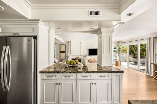 525 Vista Flora, Newport Beach, CA 92660