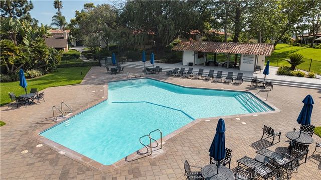 525 Vista Flora, Newport Beach, CA 92660