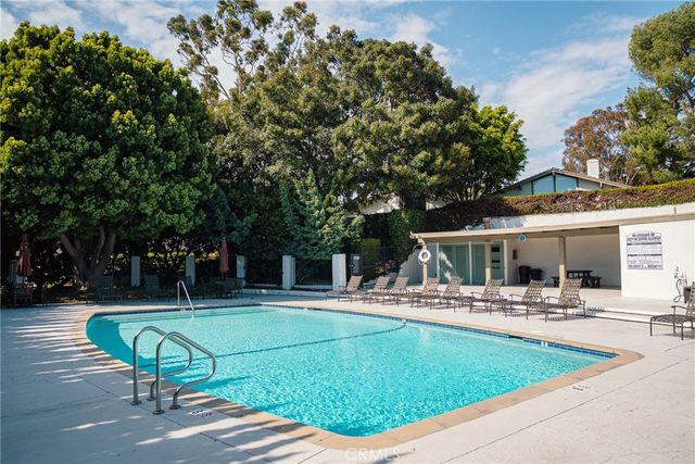 525 Vista Flora, Newport Beach, CA 92660