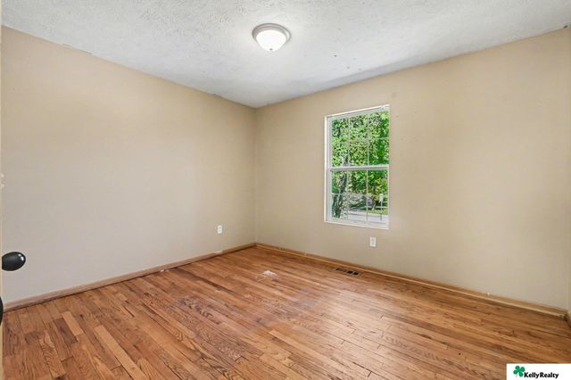 2777 Martin Avenue, Omaha, NE 68112