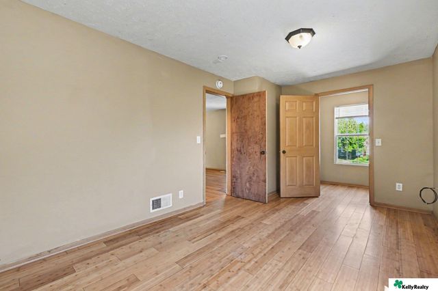 2777 Martin Avenue, Omaha, NE 68112