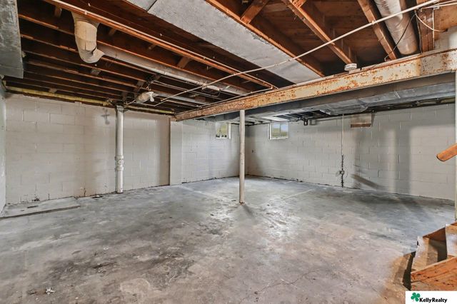 2777 Martin Avenue, Omaha, NE 68112