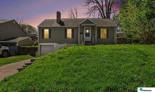 2777 Martin Avenue, Omaha, NE 68112